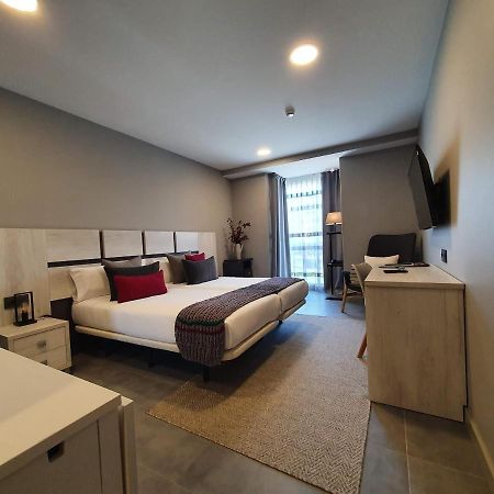 Apartahotel 5Dos5 Овьедо Экстерьер фото