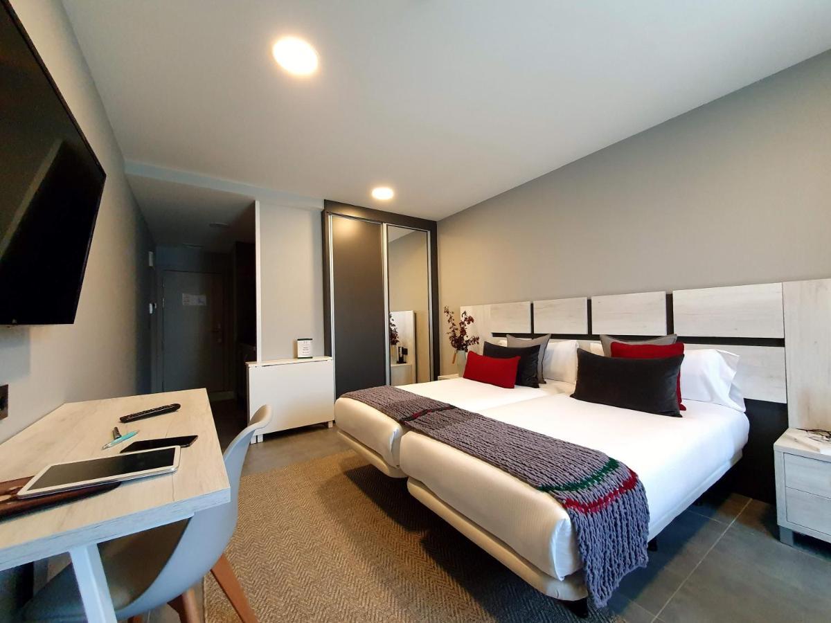 Apartahotel 5Dos5 Овьедо Экстерьер фото