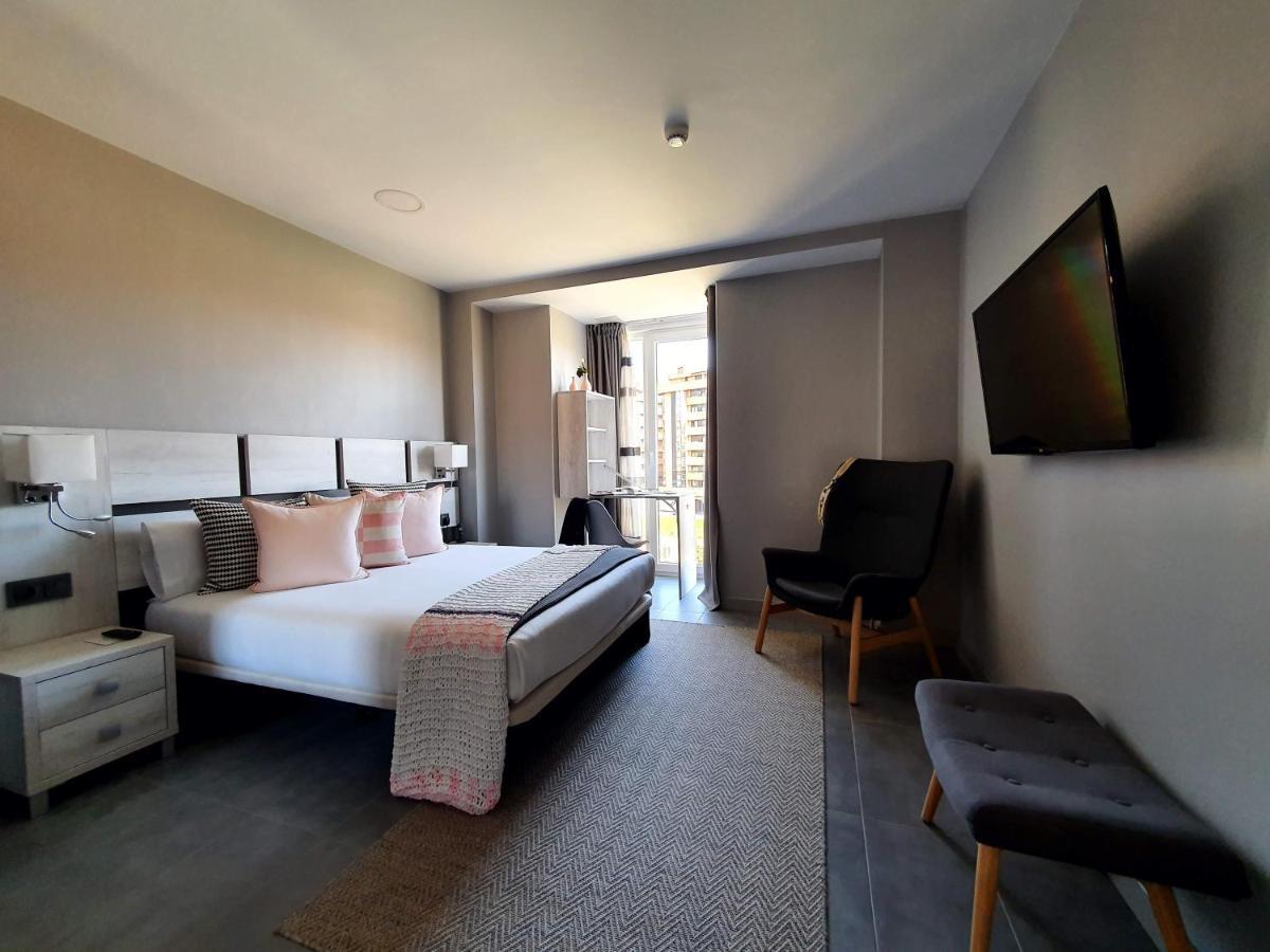 Apartahotel 5Dos5 Овьедо Экстерьер фото