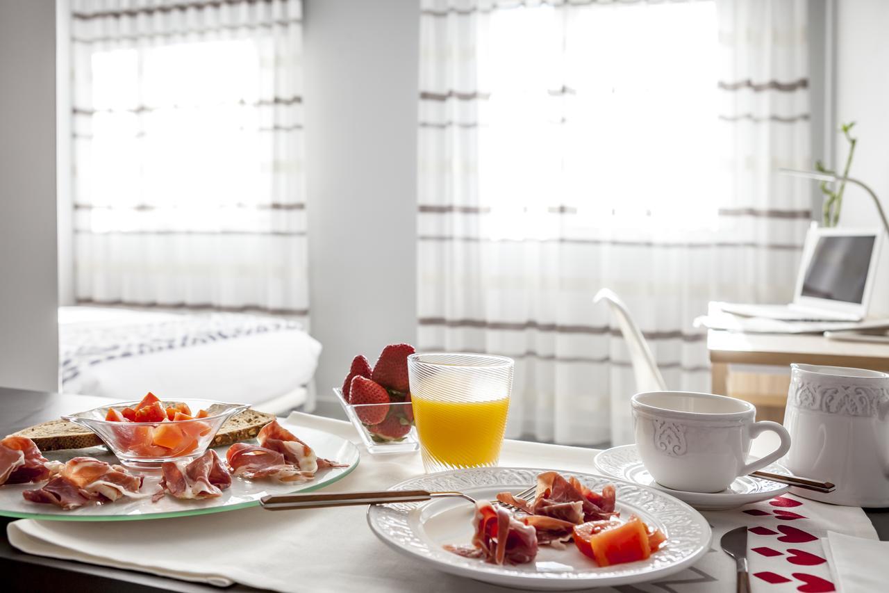Apartahotel 5Dos5 Овьедо Экстерьер фото