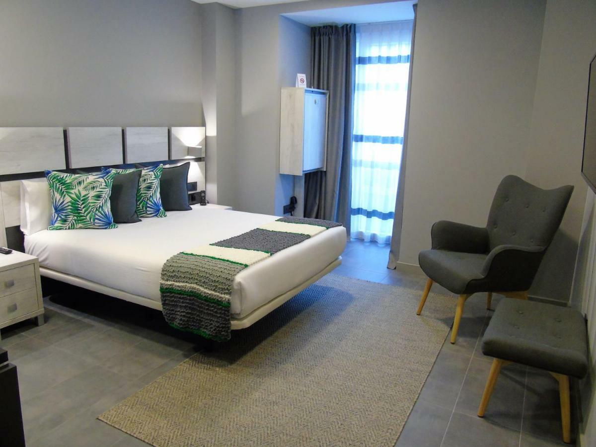 Apartahotel 5Dos5 Овьедо Экстерьер фото
