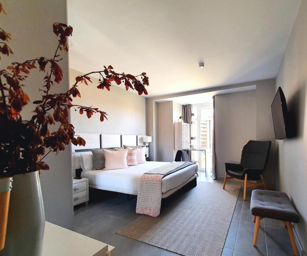 Apartahotel 5Dos5 Овьедо Экстерьер фото