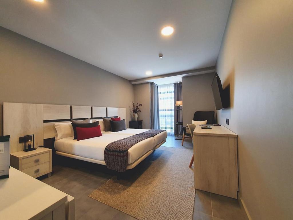Apartahotel 5Dos5 Овьедо Экстерьер фото
